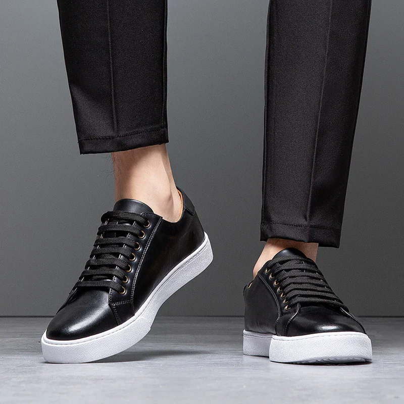 Jonathan Leder Sneakers