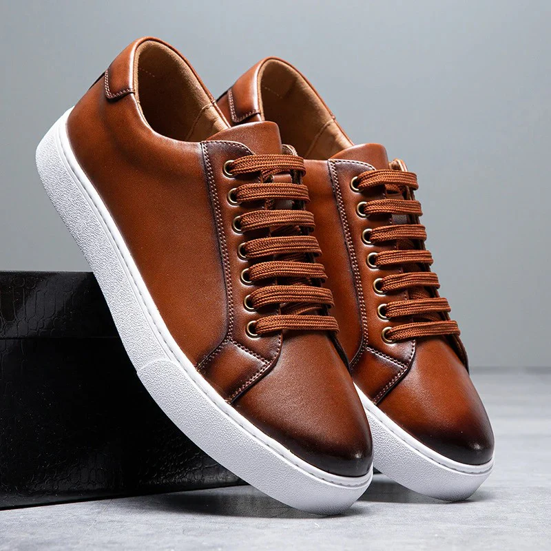 Jonathan Leder Sneakers