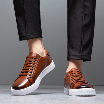 Jonathan Leder Sneakers